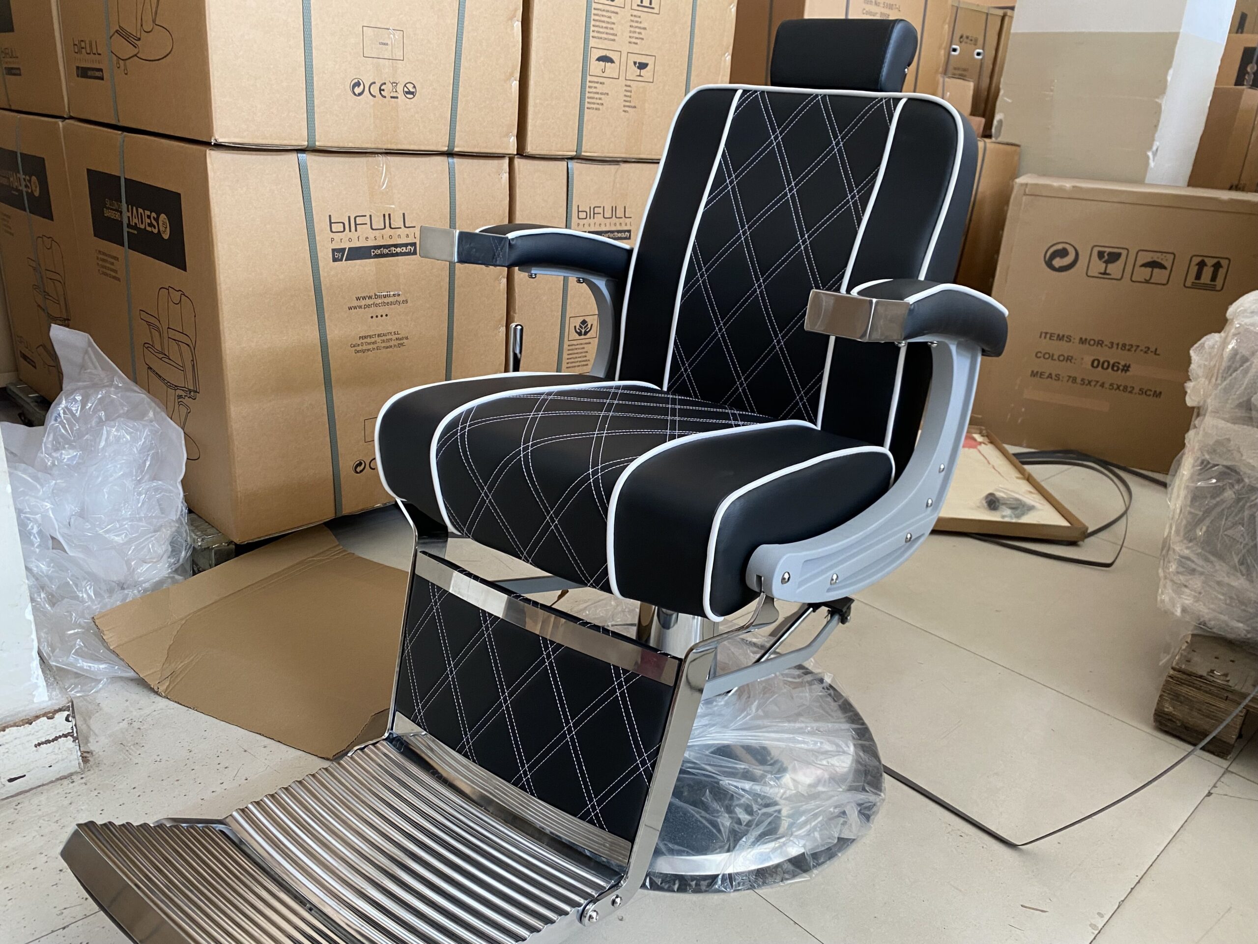 TITAN BARBER RECLINING CHAIR scaled